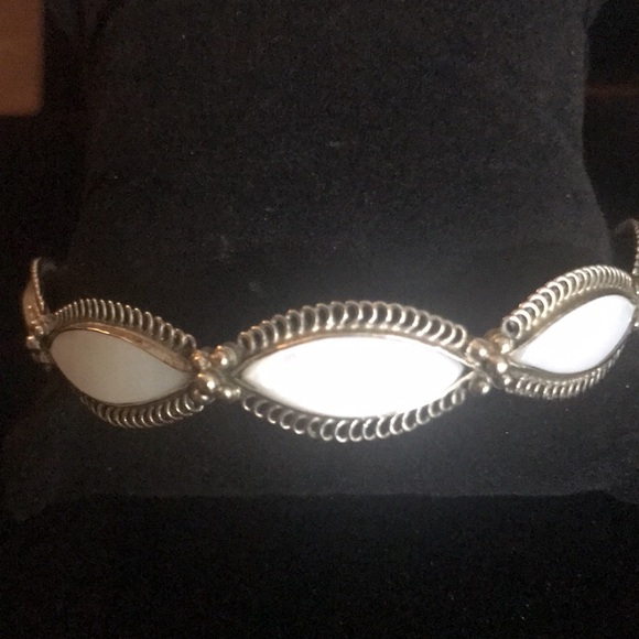 Mother of Pearl bracelet and ring - Picture 2 of 7